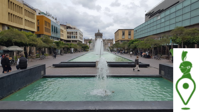 La Plaza Tapatía: Encuentros y Cultura